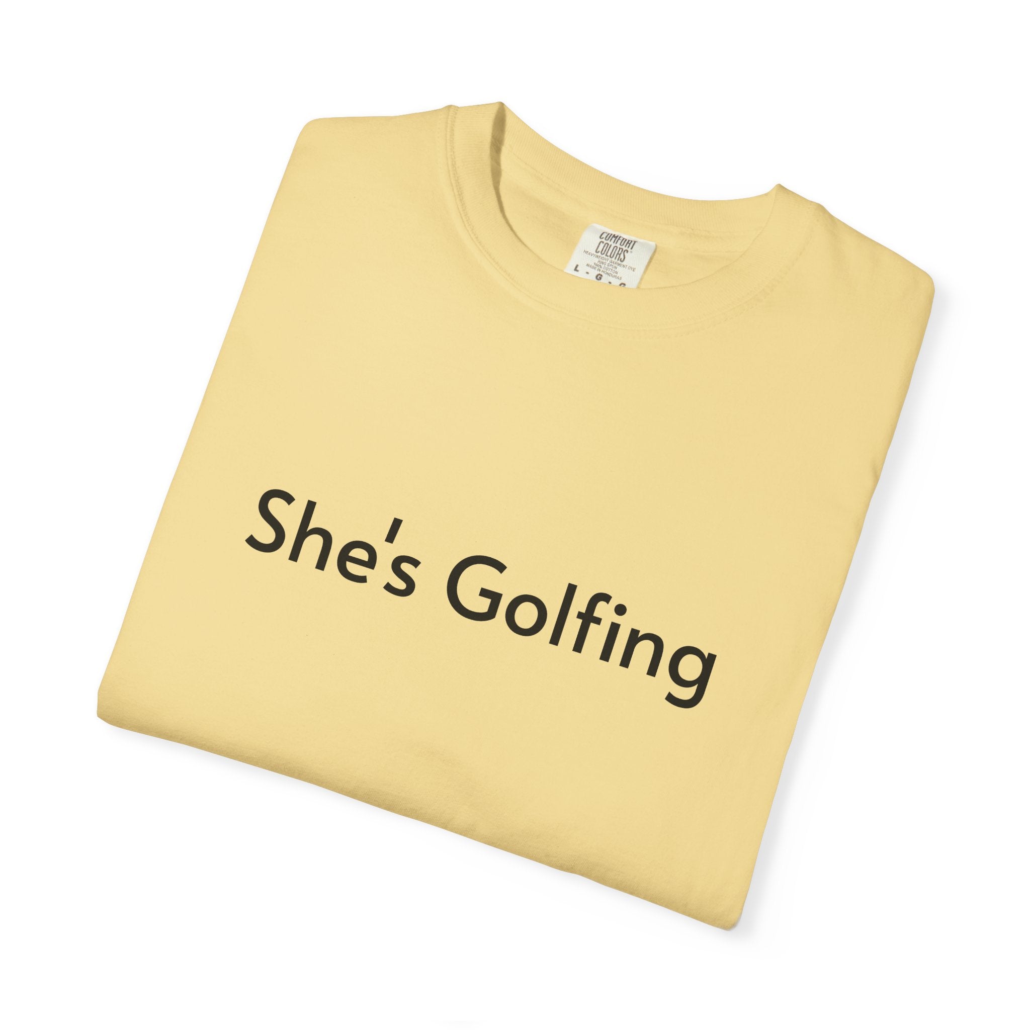 She's Golfing - T-shirt